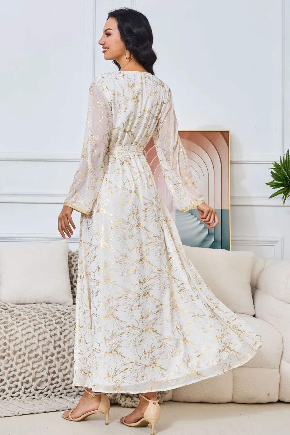 Blanc et doré Mousseline de soie imprimée long caftan marocain