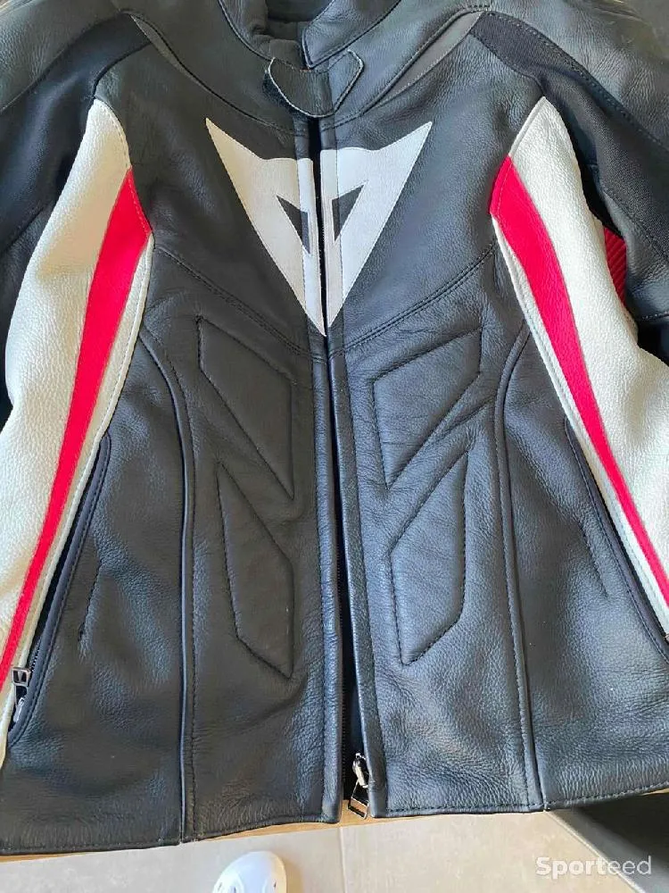 Blouson cuir Dainese  d'occasion Ajouté le : 12/09/2023