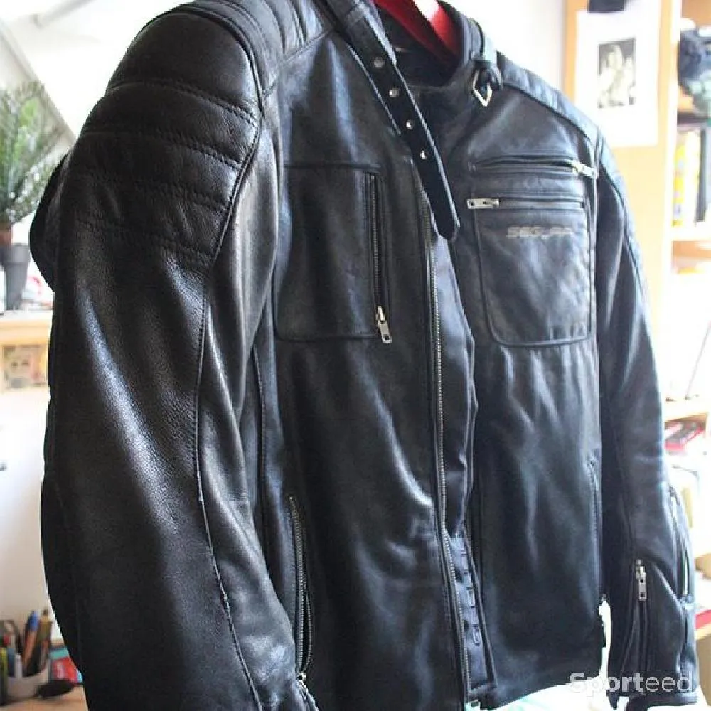 Blouson de moto SEGURA neuf Ajouté le : 09/05/2024