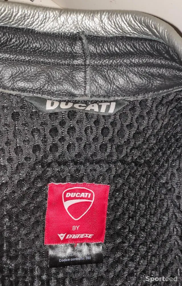 Blouson Ducati By Dainese d'occasion Ajouté le : 13/09/2024