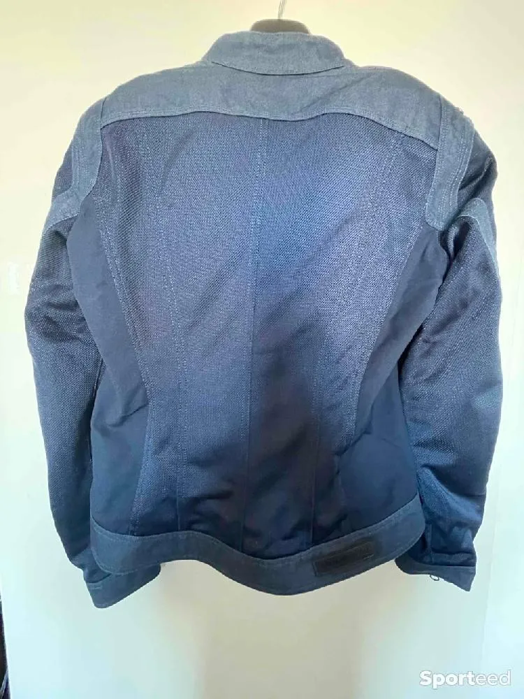 Blouson femme été BMW T/M ou 38 d'occasion Ajouté le : 26/04/2022