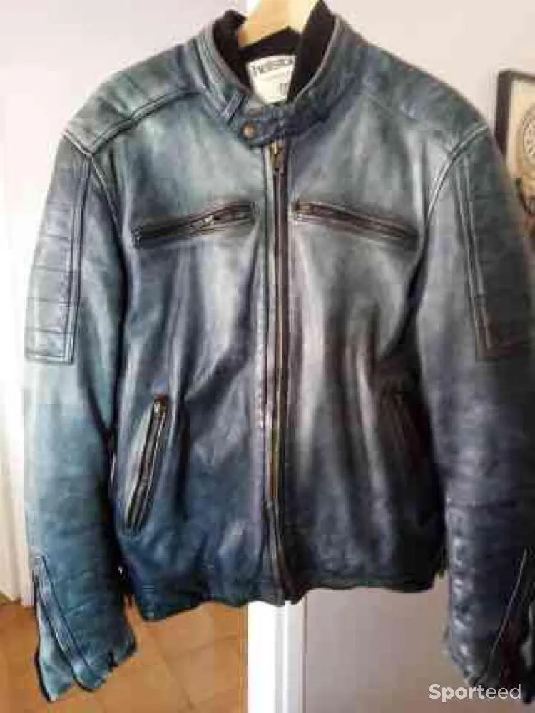 Blouson moto cuir helstons cruiser  d'occasion Ajouté le : 01/03/2022