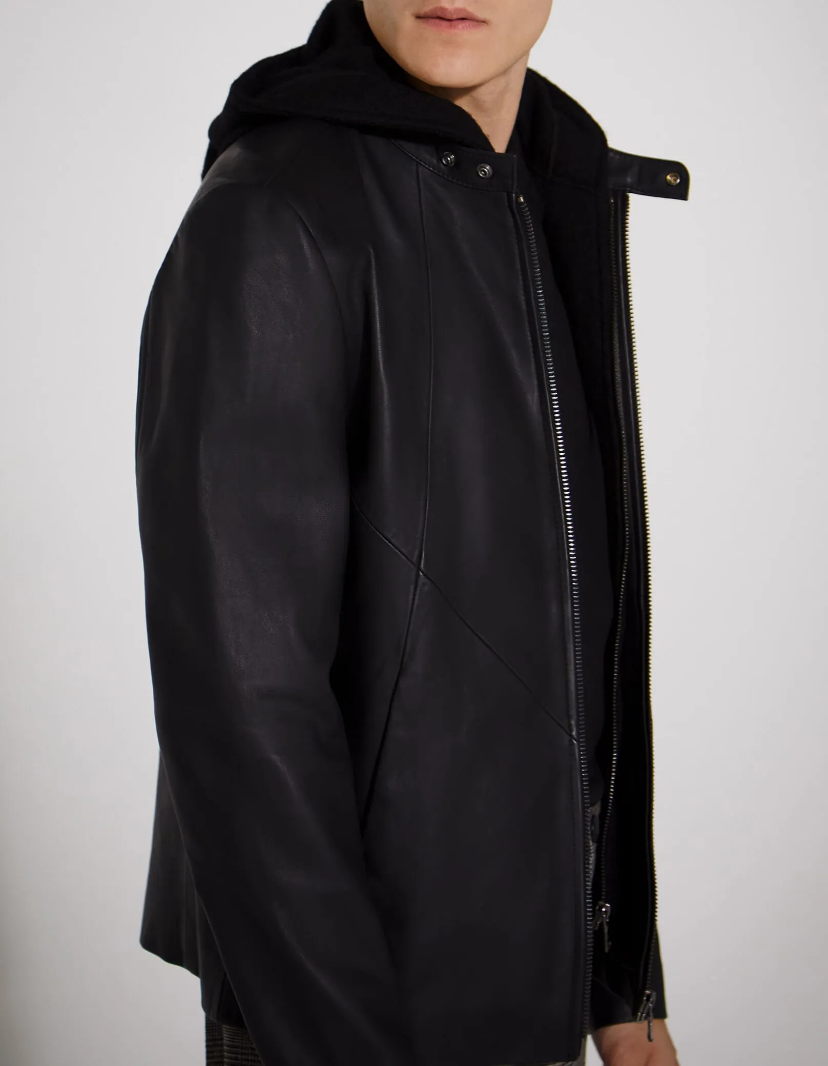 Blouson noir en cuir avec découpes Homme