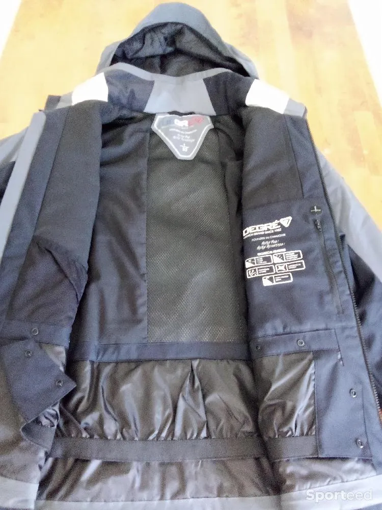 Blouson ski snowboard Homme L Large  50 neuf Ajouté le : 21/02/2024