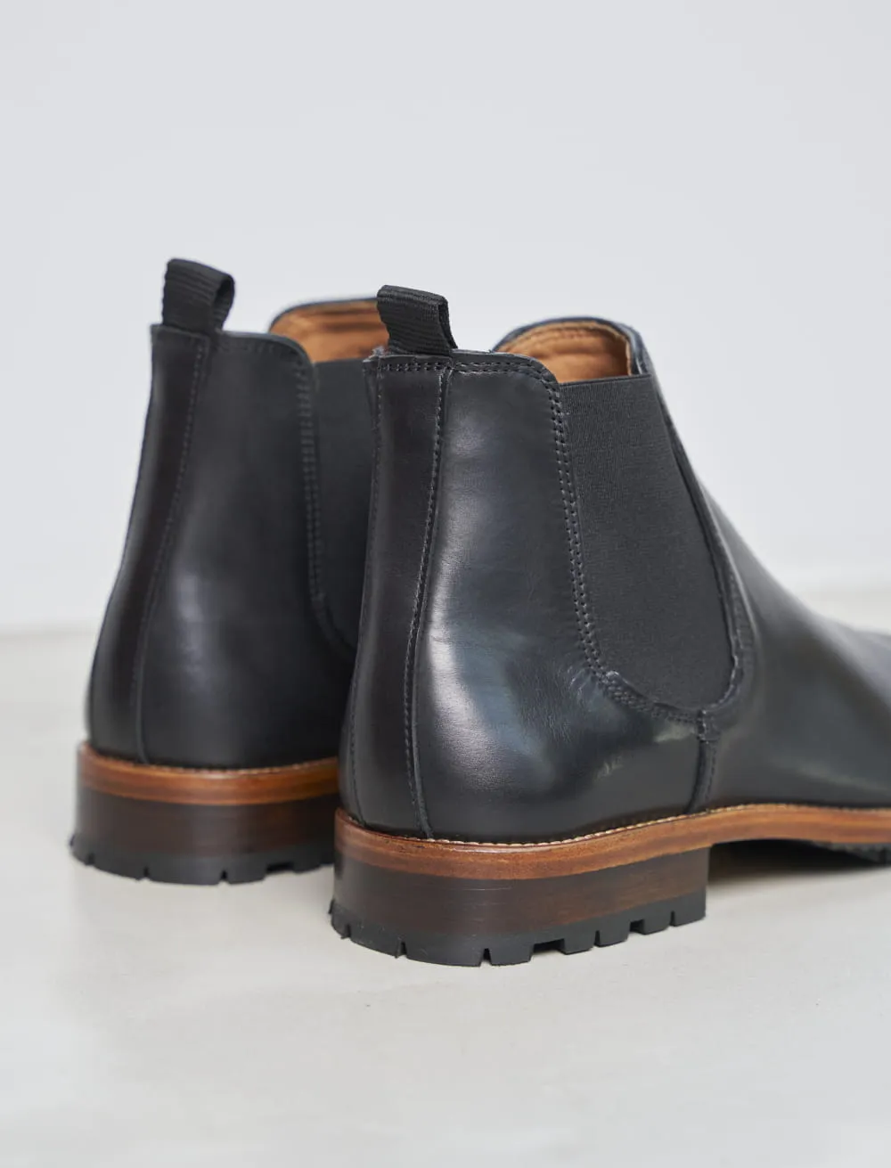 Bottines chelsea Cuir pour homme: L'Homme Pressé Commando Cuir Noir à crampons