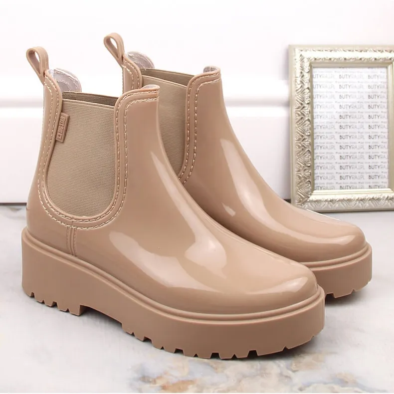 Bottines chelsea femme laquées sur plateforme beige Big Star MM274396