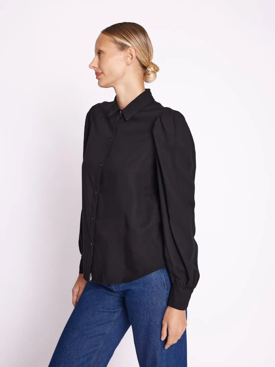 CAREN | Chemise noire uni manches bouffantes