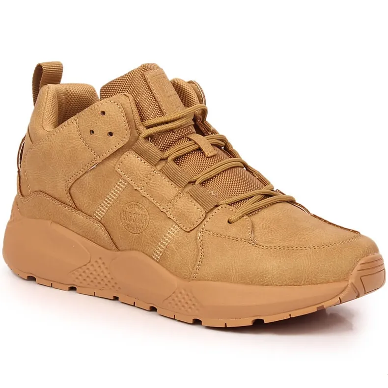 Chaussures de sport homme isolées camel Big Star KK174248 jaune