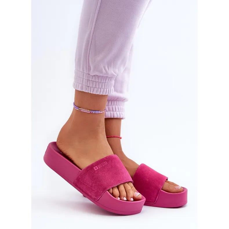 Claquettes en daim pour femmes sur la plateforme Big Star NN274A672 Fuchsia rose