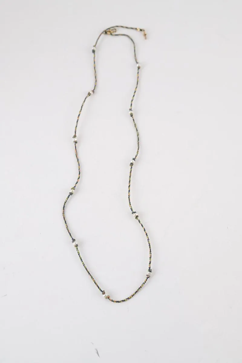 Collier de seconde main Marie Lichtenberg multicolore en tissu pour femme en très bon état.