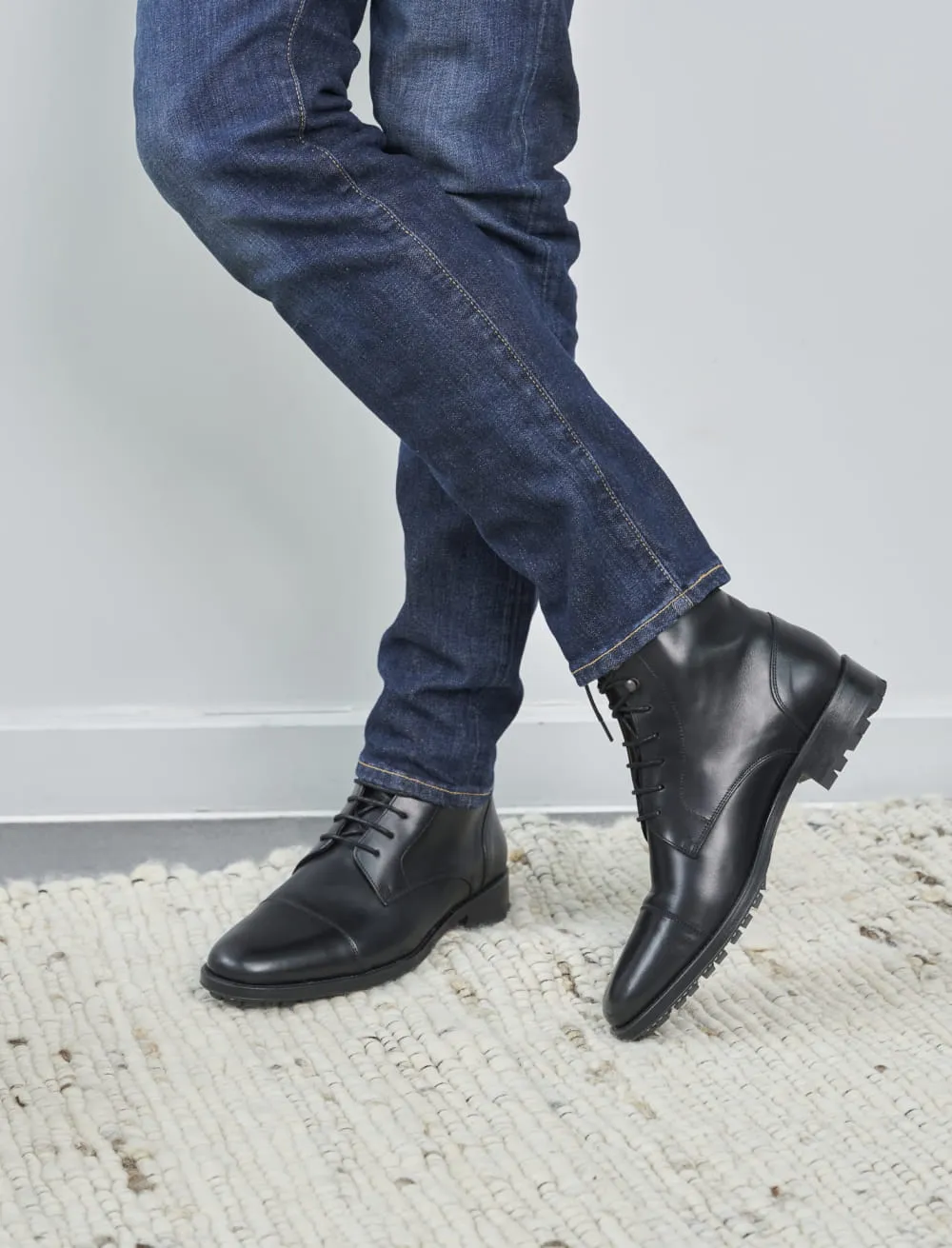 Combat boots pour homme: L'homme Inconscient en Cuir Lisse Noir