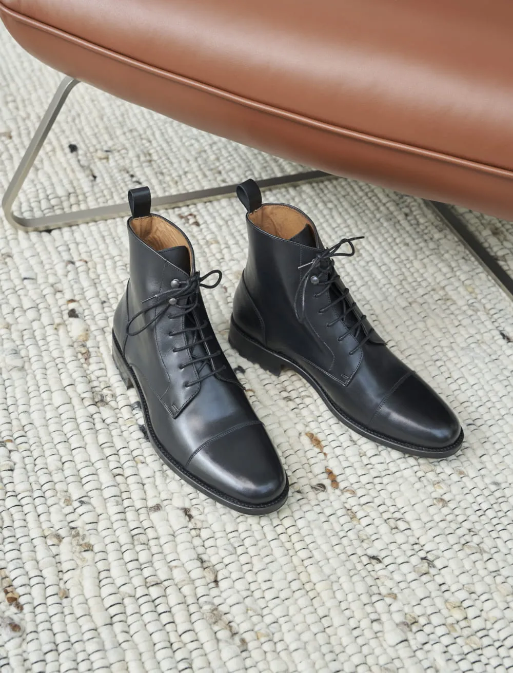 Combat boots pour homme: L'homme Inconscient en Cuir Lisse Noir