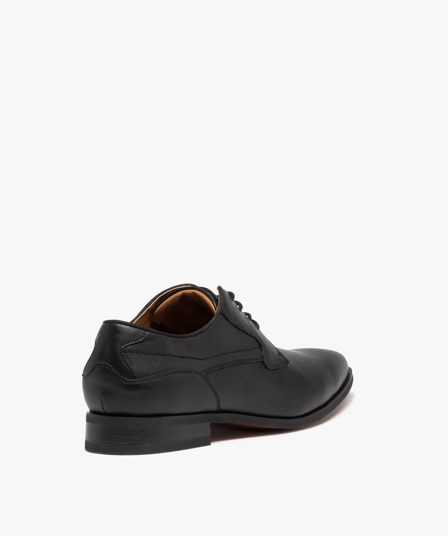 derby a bout carre avec lacets ronds homme noir vif chaussures de ville