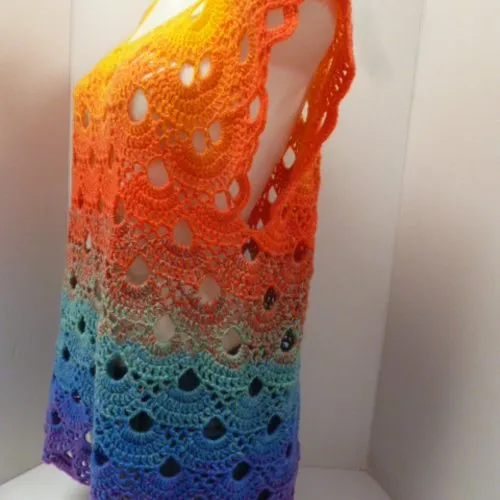 Débardeur au crochet coloris arc en ciel