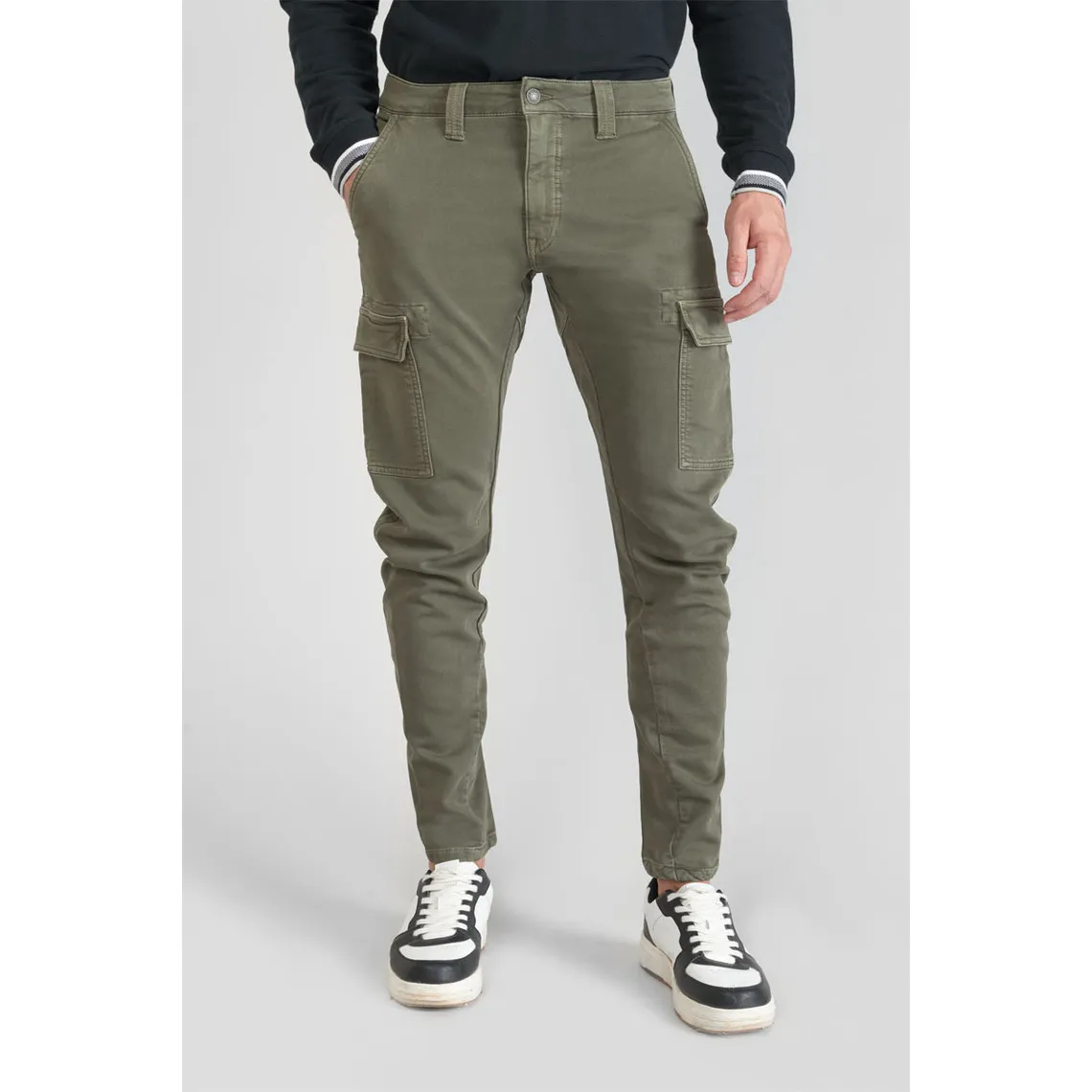 Koge Army Jogg tapered arqué kaki vert en coton Seth Le Temps des Cerises - Pantalon Homme sur MenCorner