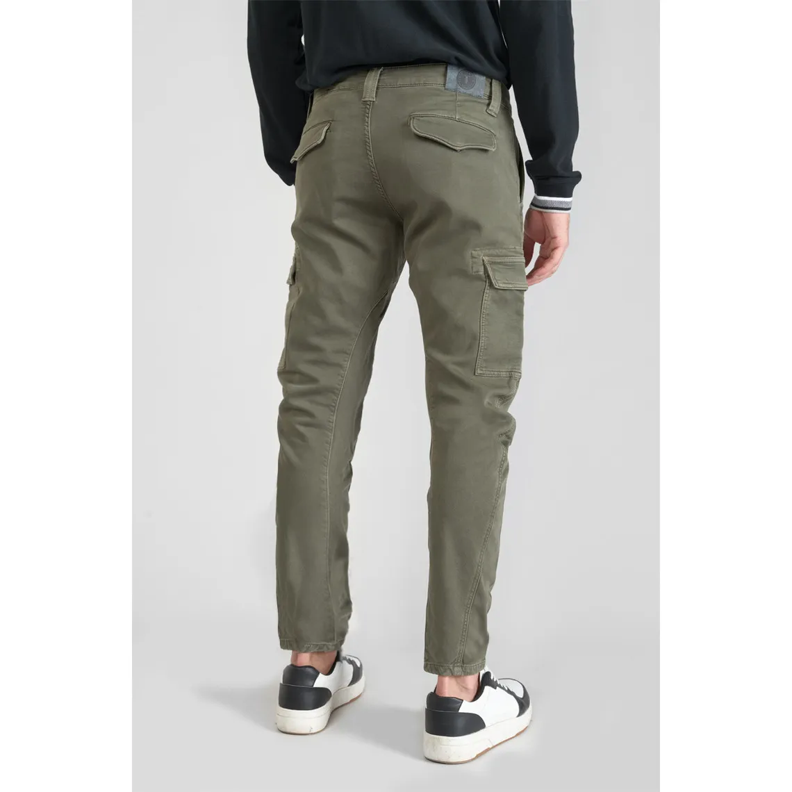 Koge Army Jogg tapered arqué kaki vert en coton Seth Le Temps des Cerises - Pantalon Homme sur MenCorner