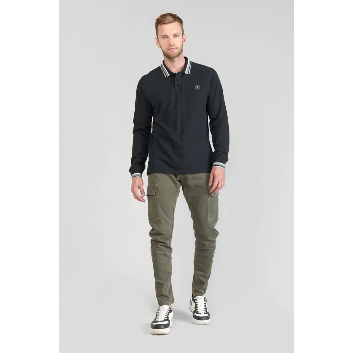 Koge Army Jogg tapered arqué kaki vert en coton Seth Le Temps des Cerises - Pantalon Homme sur MenCorner