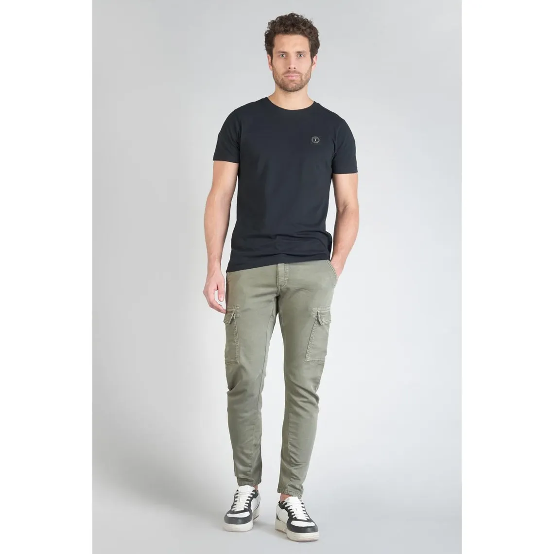 Koge Army Jogg tapered arqué kaki vert en coton Yann Le Temps des Cerises - Pantalon Homme sur MenCorner