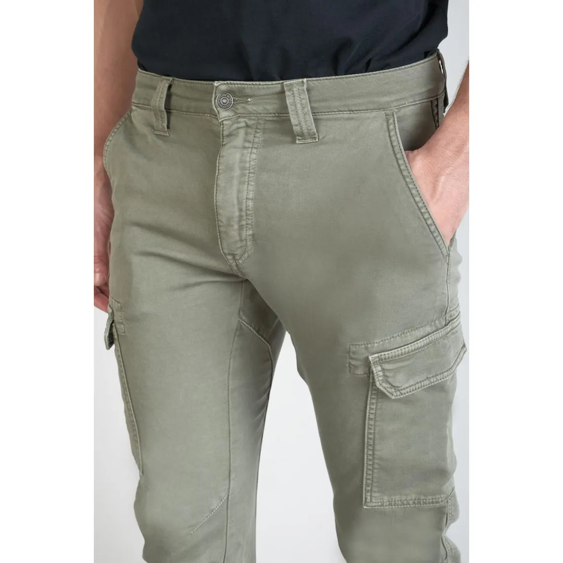 Koge Army Jogg tapered arqué kaki vert en coton Yann Le Temps des Cerises - Pantalon Homme sur MenCorner