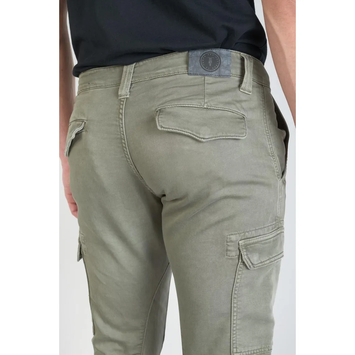 Koge Army Jogg tapered arqué kaki vert en coton Yann Le Temps des Cerises - Pantalon Homme sur MenCorner