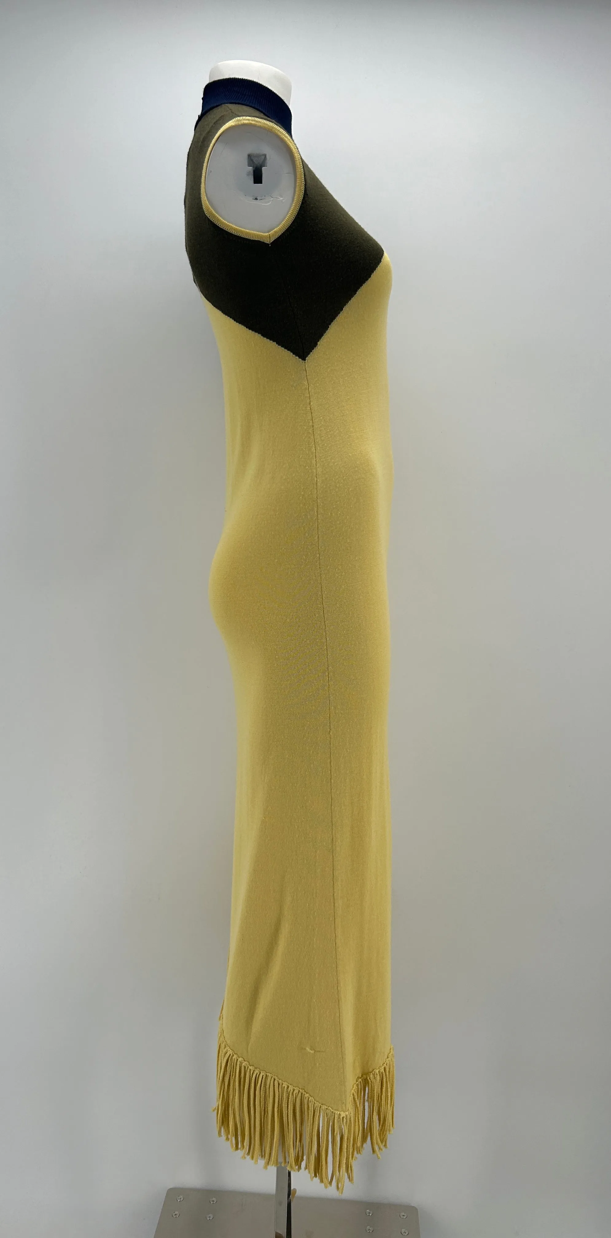 Robe midi asymétrique jaune à franges