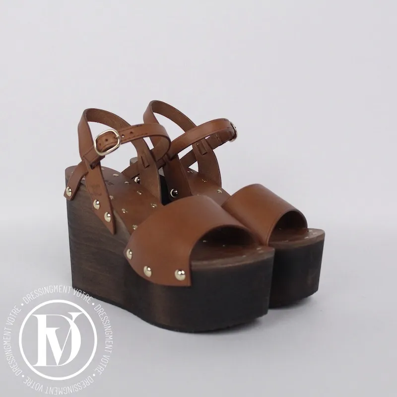 Sandales Wedge Triomphe en bois et cuir p.36 – Céline