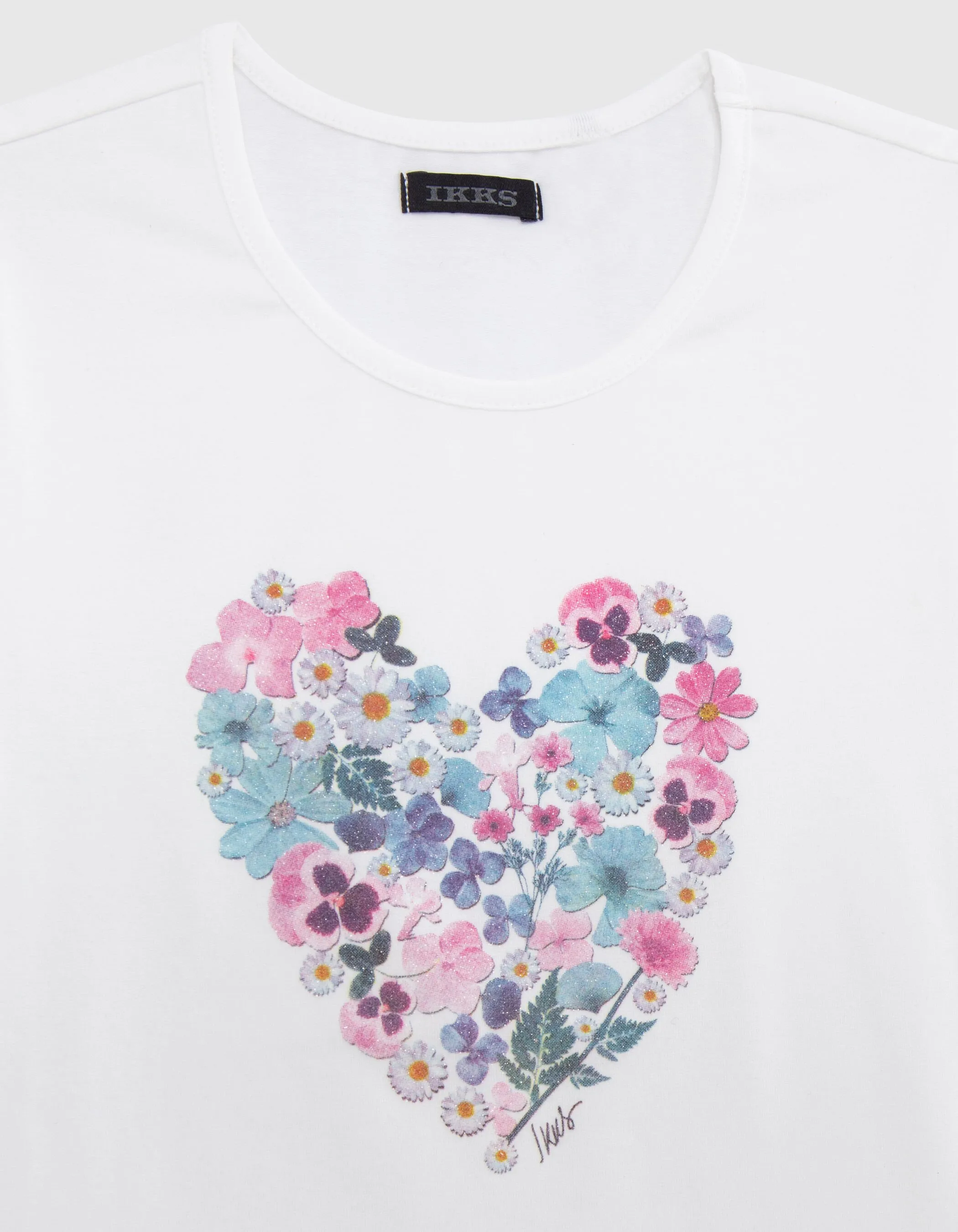 T-shirt blanc cœur en fleurs fille