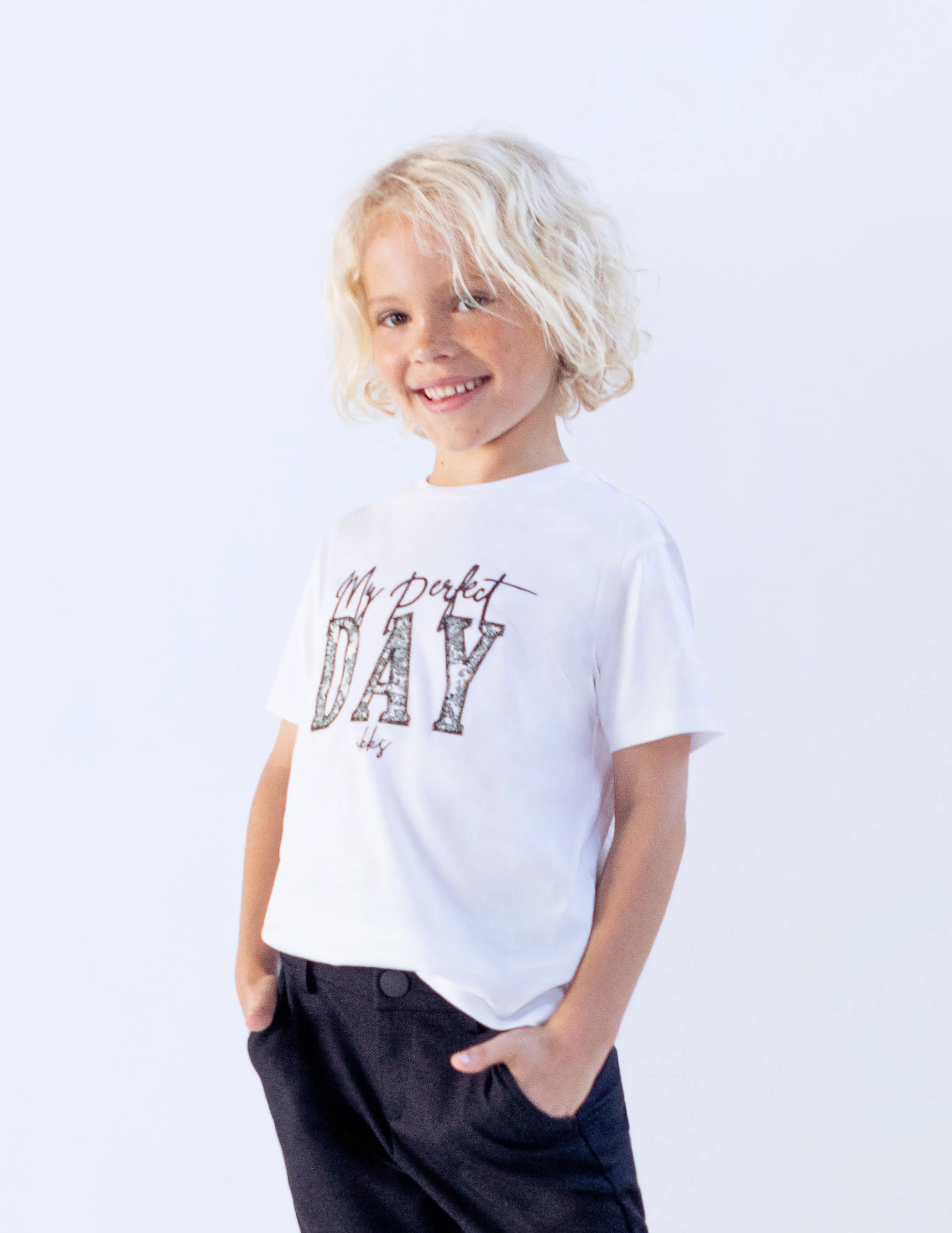 T-shirt blanc coton bio print et broderie garçon