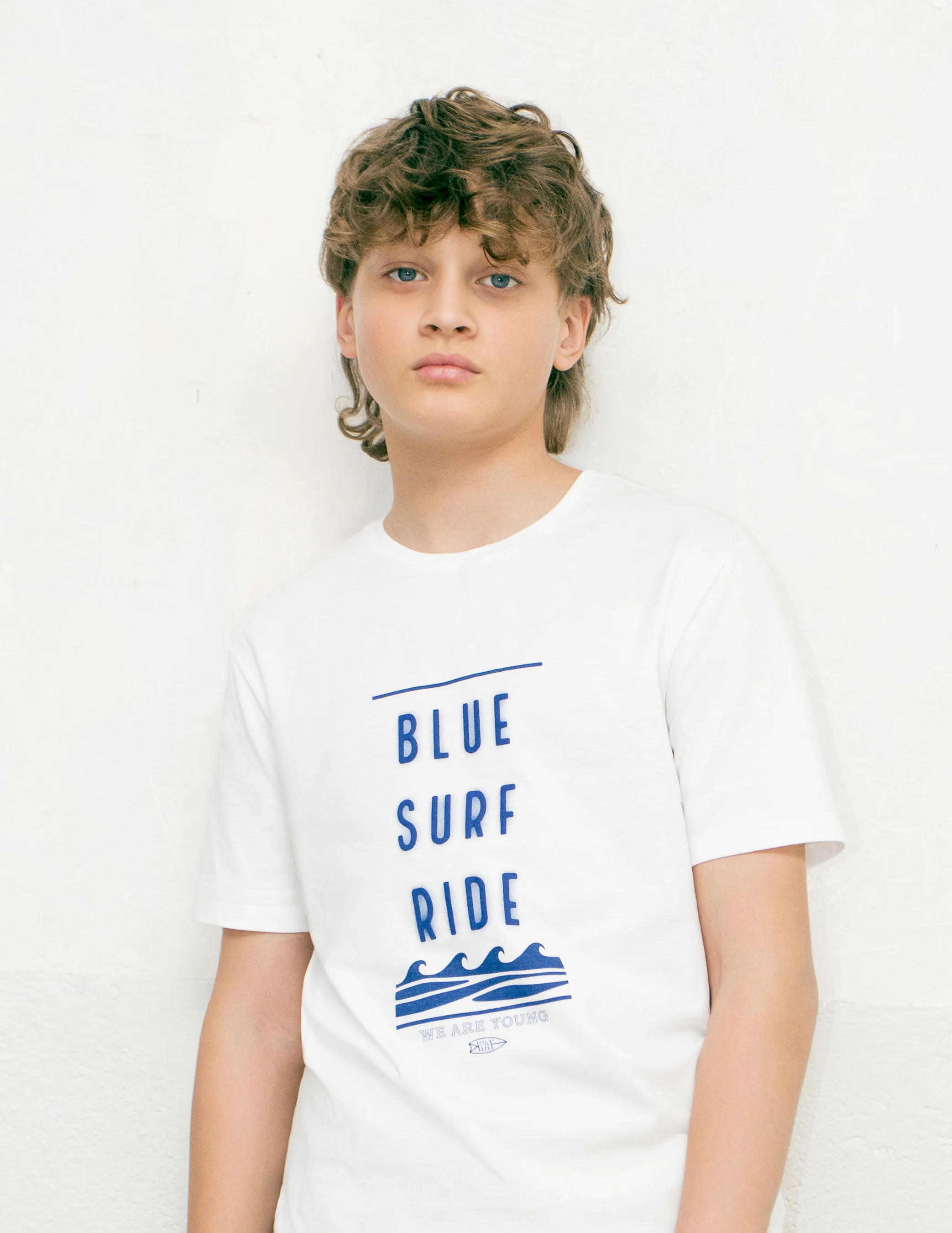 T-shirt blanc message gomme et vagues garçon