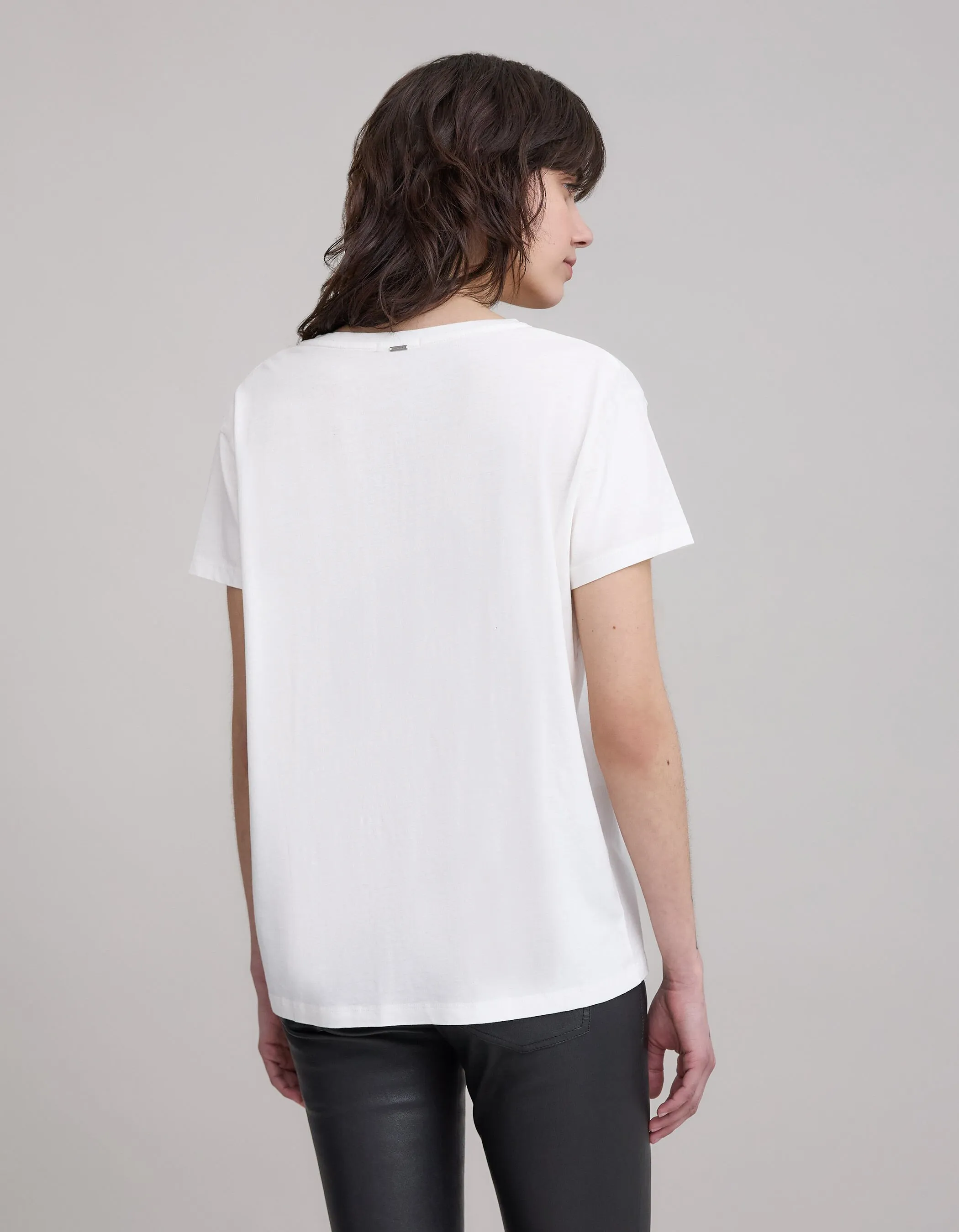 Tee-shirt blanc visuel tête de mort et clous Femme